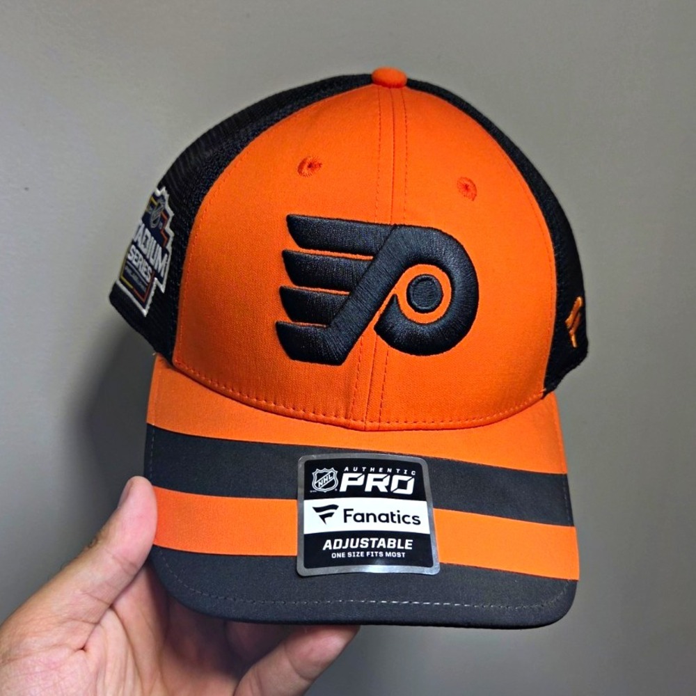 Fanatics Philadelphia Flyers NHL 2019 Stadium Series Snapback Trucker Cap OS